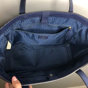 kate spade Bags - Classic Kate Spade Bow tote bag NAVY kate spade Bags - Classic Kate Spade Bow tote bag NAVY